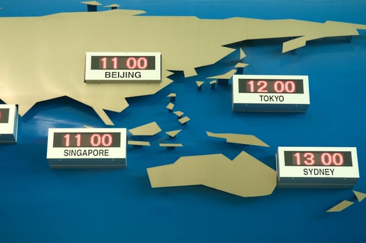 日本とシンガポールの時差はたった「1時間」！シンガポールへの飛行時間は？