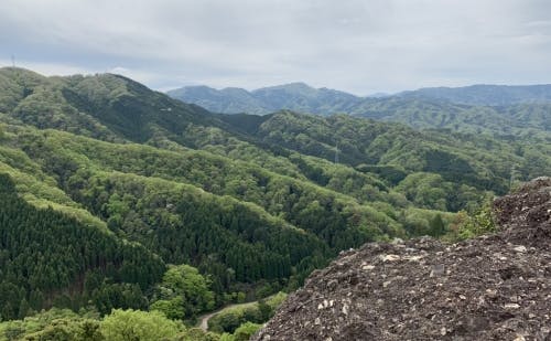 鳥取 凝灰角礫岩テラスで絶景を満喫 往復約1時間でハードな登山を楽しめる金華山へ 2ページ目 鳥取 凝灰角礫岩テラスで絶景を満喫 往復約1時間でハードな登山を楽しめる金華山へ 2ページ目