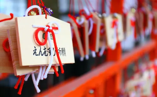 京都 で叶える恋愛運アップ 下鴨神社と上賀茂神社を巡る旅の写真 おみくじ 京都 で叶える恋愛運アップ 下鴨神社と上賀茂神社を巡る旅の写真 おみくじ