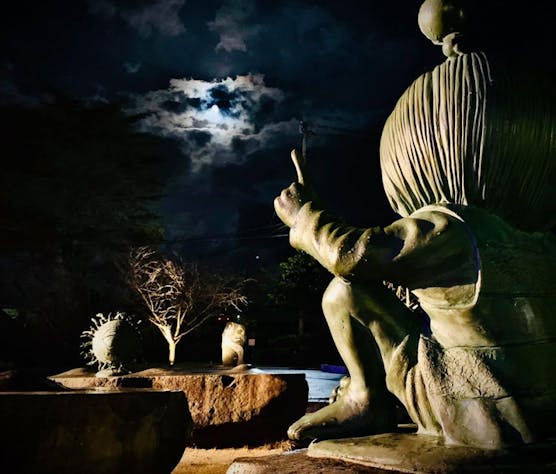 夜にしか会えない妖怪がいる 意外と怖い日没後の水木しげるロードの世界へ 鳥取