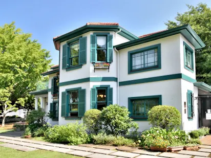 異国情緒気分が楽しい 横浜山手でレトロな洋館めぐり10館の写真 カフェ ザ ローズ