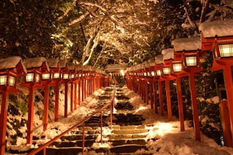 冬の国内旅行におすすめの観光地36選 冬ならではの旅行を楽しもうの写真 函館山から見る夜景