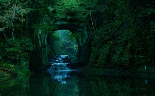 涼をもとめて 夏に行きたい関東の滝12選 2ページ目 涼をもとめて 夏に行きたい関東の滝12選 2ページ目