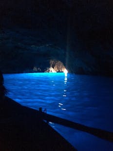 イタリア カプリ島 陸路で行く青の洞窟 待ち時間なしで楽々 2ページ目