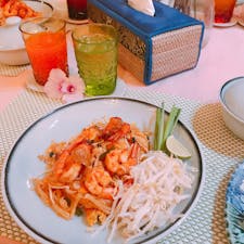 タイ：バンコク

マッサージの後、予告なくパッタイ出てきました✨笑
料金に込みなんだそう😂