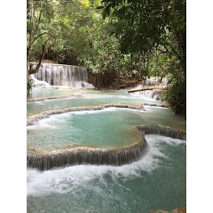 ラオス ルアンパバーン クァンシーの滝
加工なし。
エメラルドグリーンで、とても神秘的です。滝の写真も他に載せてます。