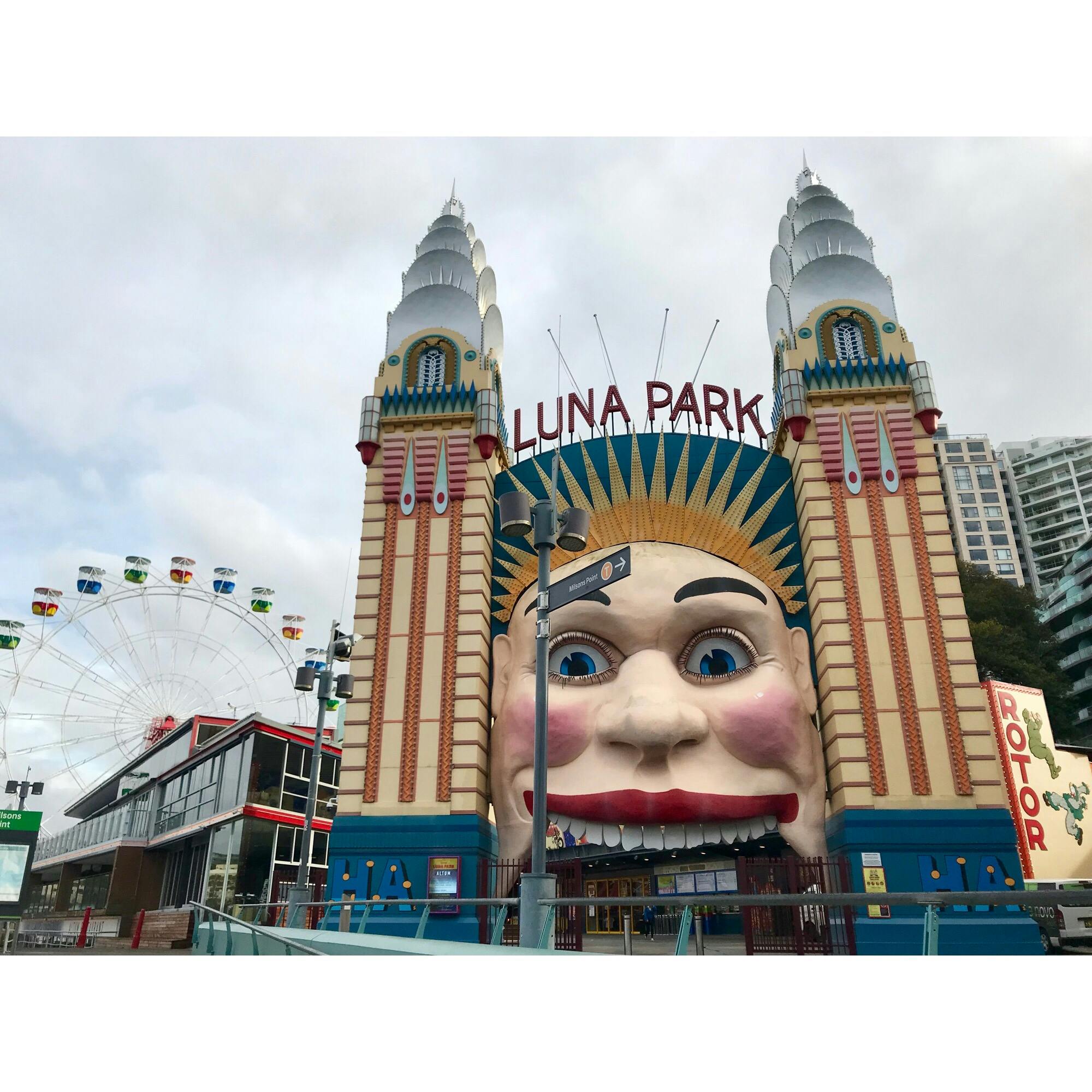 ルナ パーク シドニー Luna Park Sydney の投稿写真 感想 みどころ シドニー ルナパークどーしても外観みたくて急いできた トリップノート