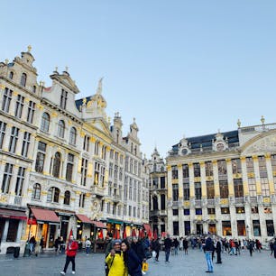 2019/3/17〜27✈️オランダベルギー旅行

10年前のハワイ以来の海外！
歩くところ歩くところ景色が美しすぎて最高！

ベルギーではチョコブランドを見つけるたびに立ち寄ってトリュフチョコ全種買うという遊びを実行笑  食べきれずまだ残ってる笑

オランダも大好きなミッフィーの専門店に行ったり、すごく楽しめた！

個人的に英語が通じたのが嬉しかったのでまた海外行きたい🔥🥰