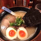 九州らーめん 艶まる 中野駅
中野駅は ラーメン屋さんが
多かった。どこに入店するか悩む。