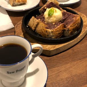 名古屋 四間道 喫茶ニューポピー 
鉄板小倉トーストとポピーブレンド