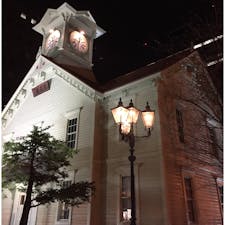 初めて間近で見た札幌時計台。ライトアップされていて幻想的でした。#札幌 #時計台