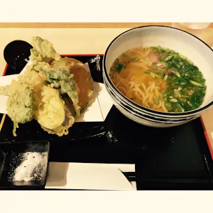 【豊前裏打会 萬田うどん】野菜天うどん（★★★）/福岡県福岡市