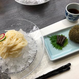 氷見うどんととろろ昆布のおにぎり