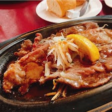 #ロード・レーウ #ハウステンボス #佐世保 #長崎
2016年11月

長崎名物 #レモンステーキ 🍋 
長崎名物 #佐世保バーガー という選択肢もあったけど
超絶肉好きな私にはやはりこっちでしょう😋🥩