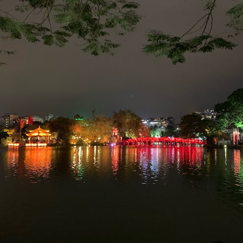 ホアンキエム湖