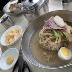 을밀대🍜
水冷麺が食べれるお店。
このままでも美味しいですが、
一緒についてくるキムチと食べると
より食欲が増します😳💕
行った時日本人は誰もいなかったです、、笑

#韓国 #ソウル #冷麺