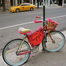 New York / Manhattan
Soho

SOHOで見かけた、アパレルショップ「free people」の宣伝？！自転車がとってもキュート♪

#freepeople #newyorkcity #ニューヨーク旅行 #ilovenewyork