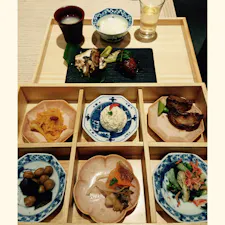 難波スカイオ 象印食堂
象印の炊飯ジャー「炎舞炊き」
のご飯、、。なんだってよ。