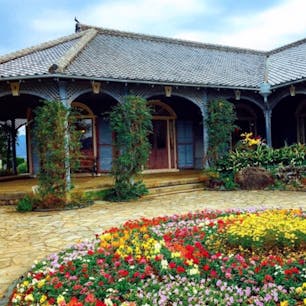 #グラバー園 #長崎
2016年11月

#グラバー は幕末に貿易商として活躍された人😊

とはいえ歴史にあまり興味がない私は、単純に
豪邸やお庭を楽しみました🌷🌼🌷

再入園のとき死ぬほどドキドキした思い出😵😵笑