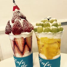 お約束のカフェドパリ
生クリームがキツかったけど…。お昼ご飯の代わりに行きました！
店内もかわいい💕
