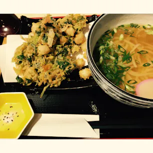 【豊前裏打会 萬田うどん】小柱と三つ葉のかき揚げうどん（★★★）/福岡県福岡市