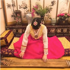 #古館 #明洞 #ソウル #韓国
2016年12月

念願の #チマチョゴリ 体験しました😊💕
黄色×ピンクという大好きな組み合わせの
チマチョゴリが見つかったのも嬉しかった〜〜

セルフィーなら衣装代のみでOK🙆‍♀️🙆‍♂️
韓国らしい小道具やコーナーがいっぱいで大満足！