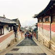 #北村韓屋村 #ソウル #韓国
2016年12月

同じアジアだからなのか古い町並みもなんとなく
日韓🇯🇵🇰🇷似てる気がしてなんか落ち着くな〜😊

壁の模様がナルト🍥みたい😆😆