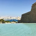 マルタ島、フェニキュアマルタのプールは、現実を忘れさせてくれる景色♪
