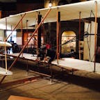 ライトフライヤー号
@スミソニアン航空宇宙博物館
1903年、アメリカのライト兄弟による世界初の動力飛行機。