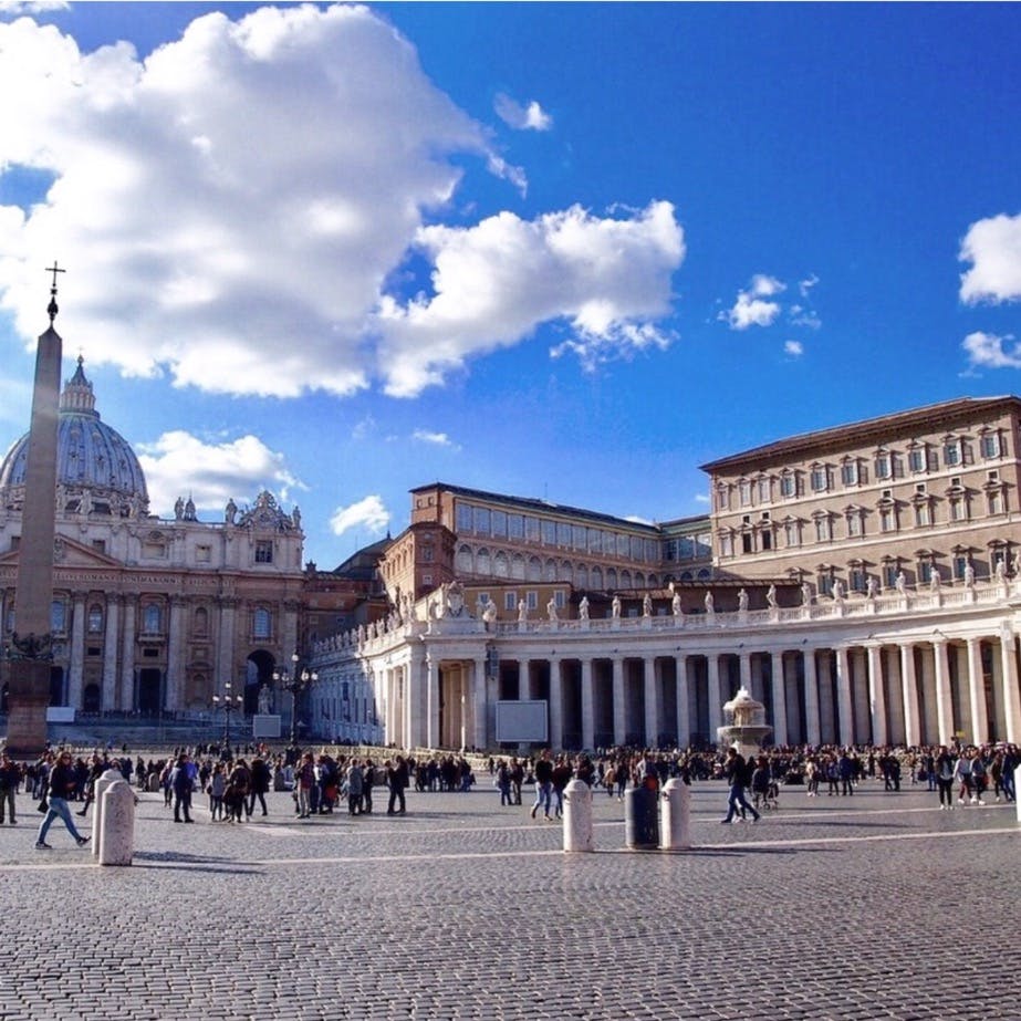 サン ピエトロ広場 Piazza San Pietro の投稿写真 感想 みどころ サン ピエトロ広場 バチカン市国17年2月地下 トリップノート