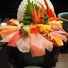山さん寿司。板さんがちゃんといて美味しかった！
金沢は海鮮おいしいよね。