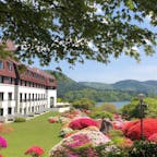 箱根 山のホテル  ツツジ満開です