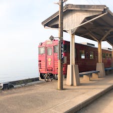 電車で下灘駅へ。
青春18切符や、様々な撮影でも使われてるそう📷