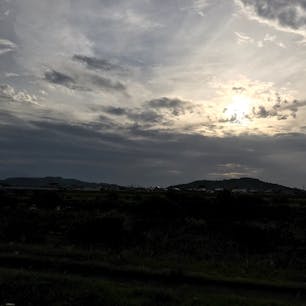 鳥取県の場所もわからない川辺、描かれた空がとても綺麗で唖然とした