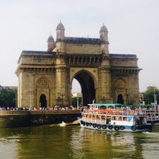 インド門/ムンバイ
学生時代に唯一行った海外の街。
とてつもなくカオスだったわ