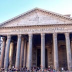 #パンテオン #ローマ #イタリア
2017年2月

なんにしても規模が大きい #古代ローマ ...

天井の中心には穴が開いていて日差しが差し込む様子は
神秘的だけど、雨が降ったらどうなるんだろう🤔☂️