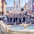 #スペイン階段 #ローマ #イタリア
2017年2月

夕方に行ったら人が多すぎたので翌朝リベンジ👊
#ローマの休日 ファンとしてはここは堪らなかった😊💕

#バルカッチャの噴水 で待ち合わせとかいいなあ