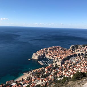 クロアチア ドブロブニク
 
上から見るとキレイ( ◠‿◠ )

一度は行く価値あり！

#アドリア海の真珠