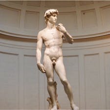 #アカデミア美術館 #フィレンツェ #イタリア
2017年2月

#ミケランジェロ の傑作 #ダビデ像

超有名芸術ですが、実物は写真で見るよりもずっとリアルで
肉体美