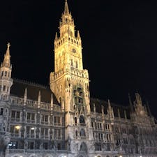 ミュンヘン マリエン広場
新しい建物と古い建物が並んでいて、素敵な場所でした！