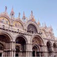 #サン・マルコ寺院 #ヴェネツィア #イタリア
2017年2月

#インフェルノ が公開されて観たばかりだったのでここに
大好きなトムハンクスがいたかと思うと大興奮...🥺🥺

外のレプリカも寺院内の本物の#四頭の馬 🐴もばっちり
拝めて、ただの映画好きの私は大大満足でした😊💕