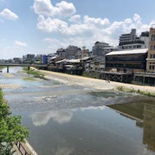 鴨川
四条大橋からの眺めです。