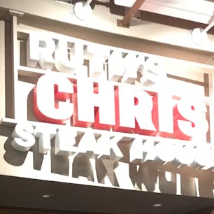 ハワイ★

色々ステーキ屋さんありますが、結果私はルークリステーキが一番好きかも★