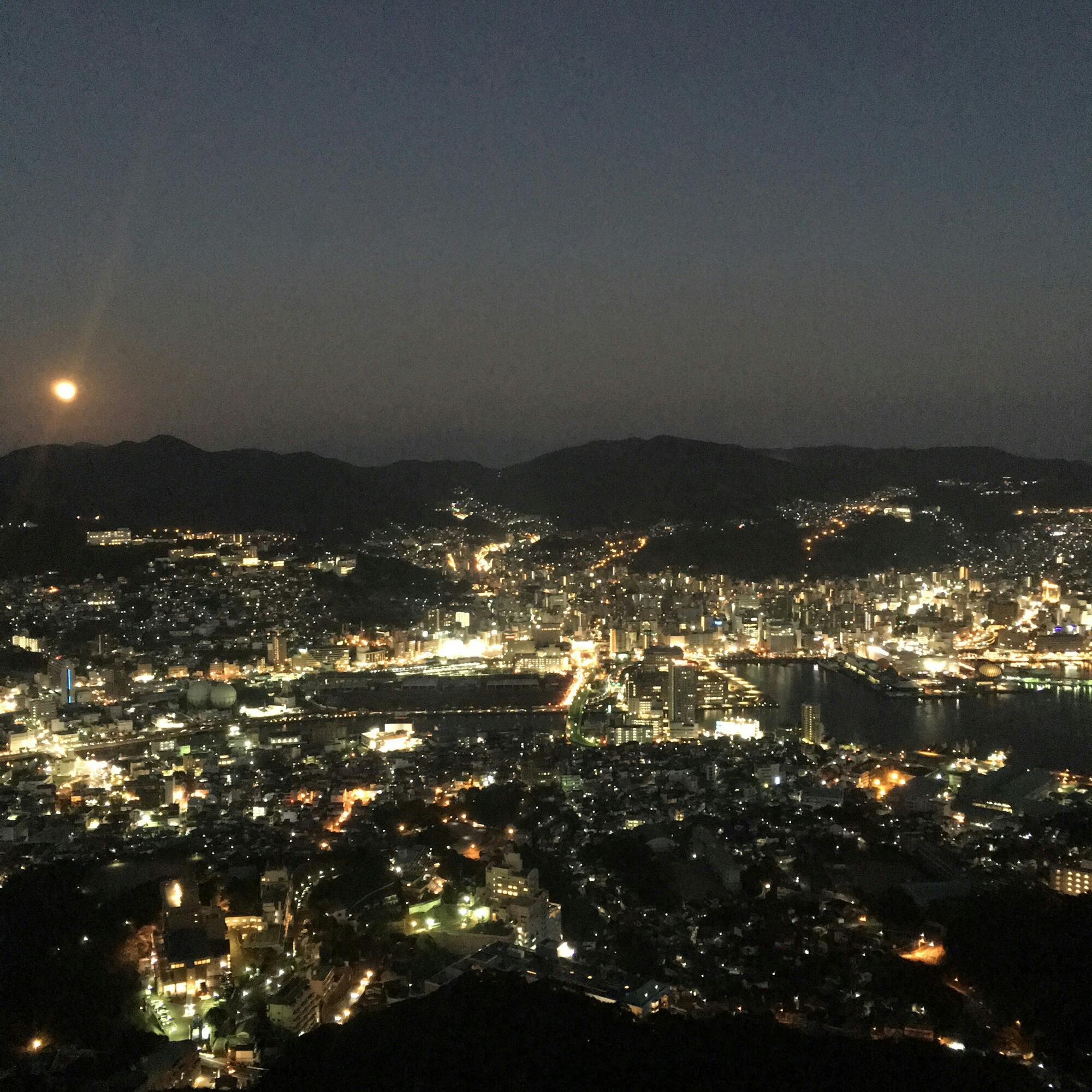 稲佐山展望台 稲佐山公園展望台 の投稿写真 感想 みどころ 長崎 稲佐山の夜景です トリップノート 稲佐山展望台 稲佐山公園展望台 の投稿写真 感想 みどころ 長崎 稲佐山の夜景です トリップノート