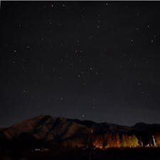 #南阿蘇 #熊本
2017年3月

南阿蘇の夜空は満天の星空 🌌
本物はもっともっとすごい星空でじっと目を凝らして
見ているとさらに見える星が増えて輝きも増してきて...

1時間以上、星空の下で夜な夜なおしゃべりしました😊
