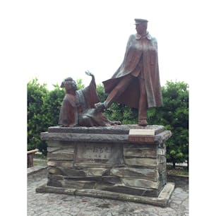 「来年の今月今夜のこの月を僕の涙で曇らせてみせる」

#貫一・お宮の像
#金色夜叉
#尾崎紅葉
#熱海