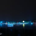 杭州の西湖で行われる水上ショー「印象西湖」

まるで人が水面を歩いているよう！
まさに光と音楽のイリュージョン。