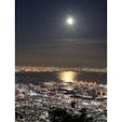 日本三大夜景のうちのひとつ、掬星台から見た夜景とストロベリームーン
