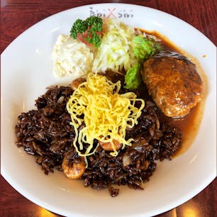 2019.6.30
岡山市・えびめしや

岡山名物の黒いチャーハン
地元の人も多く食べに来ていました😋