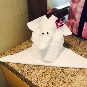 シンガポール マリーナベイサンズ
可愛いタオルのゾウさんがお出迎え♥️